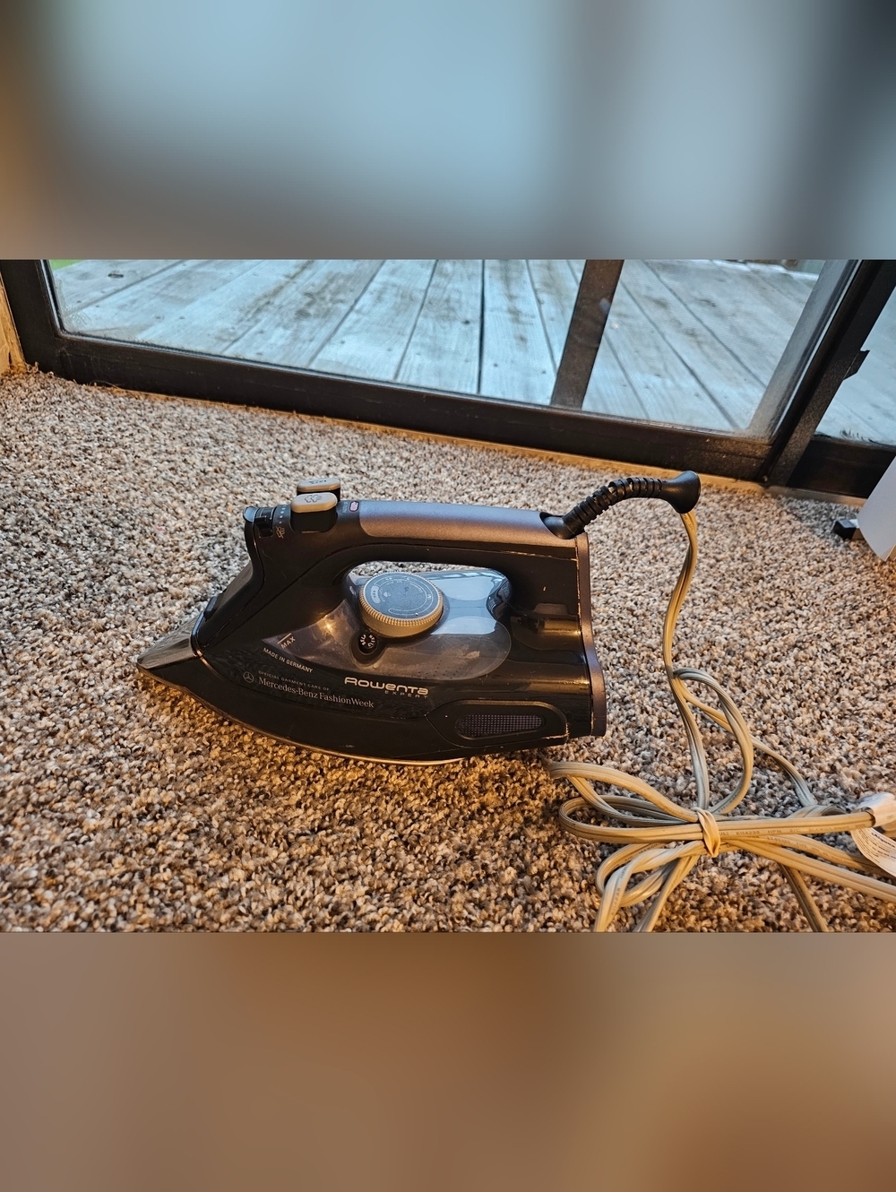 Rowenta Black Steam Iron - Precision Fabric Care